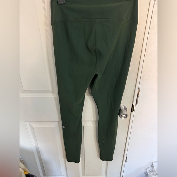 Alo Yoga High Waist Ripped Warrior Leggings Size Medium Hunter Green - Picture 9 of 14